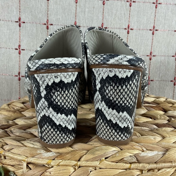 Vince “Wyatt” Snakeskin Embossed Leather Heeled Sandals Size 6 Mules NWOB - Picture 8 of 8